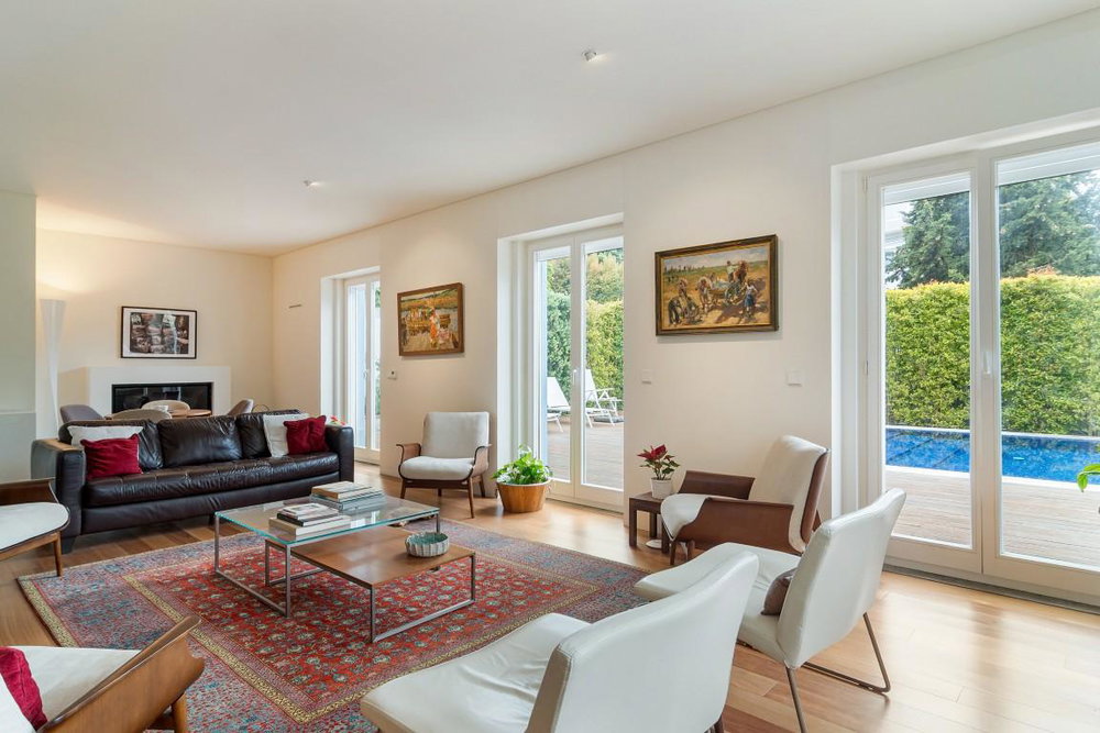 Restored Modernist Villa in Estoril 1163259399