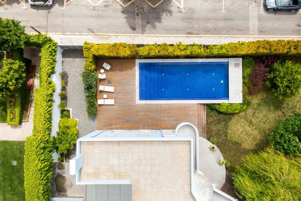 Restored Modernist Villa in Estoril 1163259399