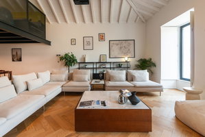 Magnificent & Unique Townhouse in Santos, Lisbon 468508167