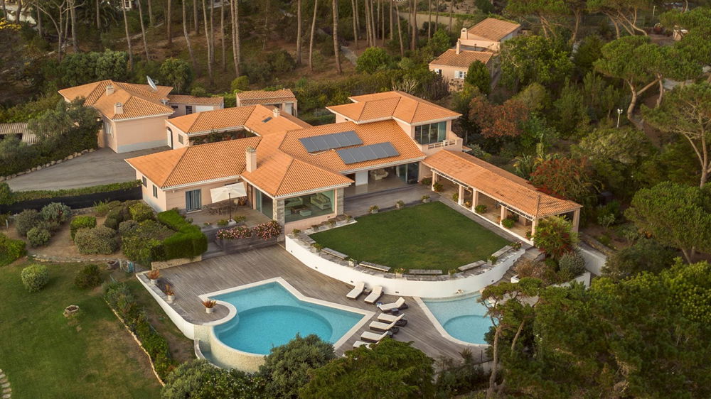 A Rare Coastal Estate of Unparalleled Privacy and Views 2455049112