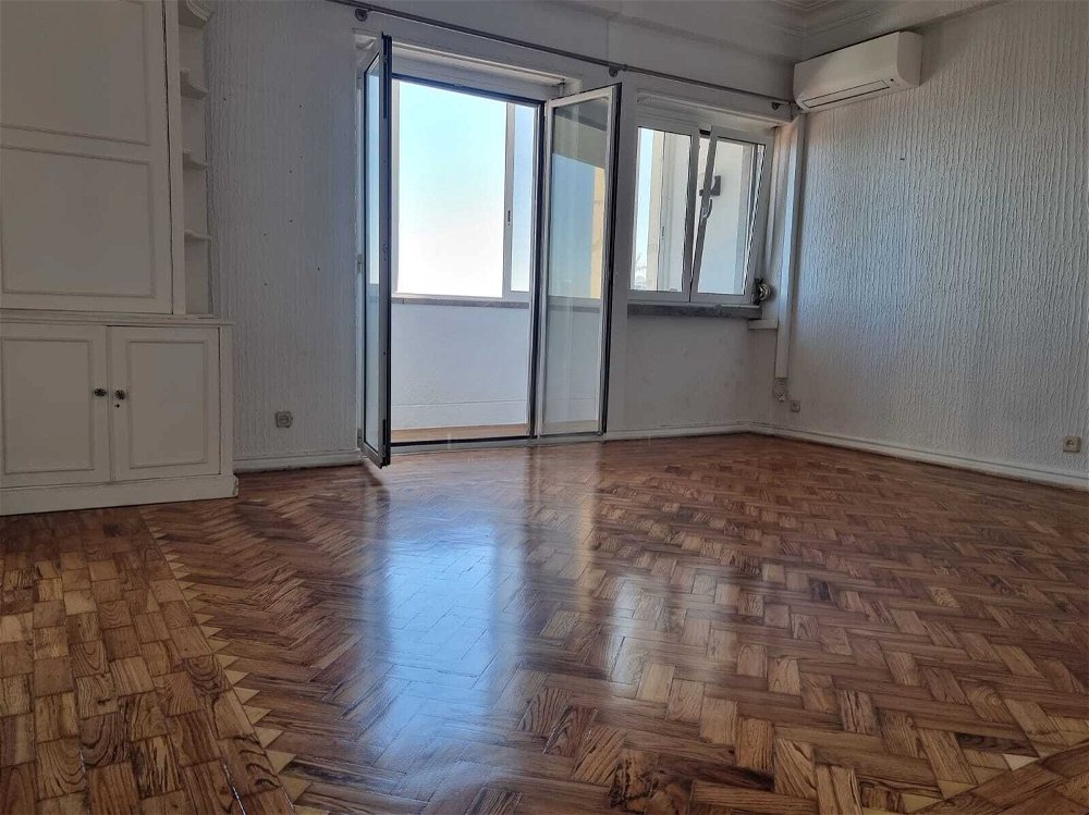 Apartment in Lisbon with direct view of the Tejo River 893982459