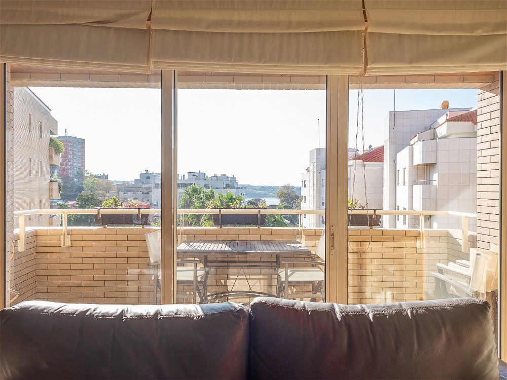 3-bedroom apartment, located in Foz, Porto 1713917501