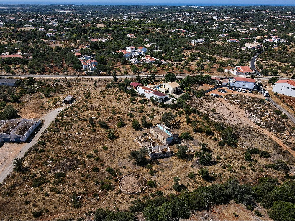 Land for the construction of an industrial building, in Esteval, Loulé, Algarve 3467169608