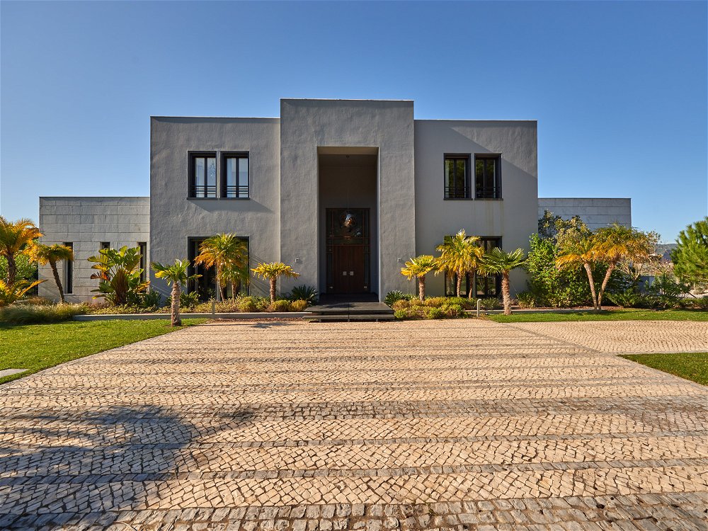 Contemporary 5-bedroom villa with 727 sqm in a plot of land with 4,950 sqm, in Quinta Patino, Cascais 2527986256