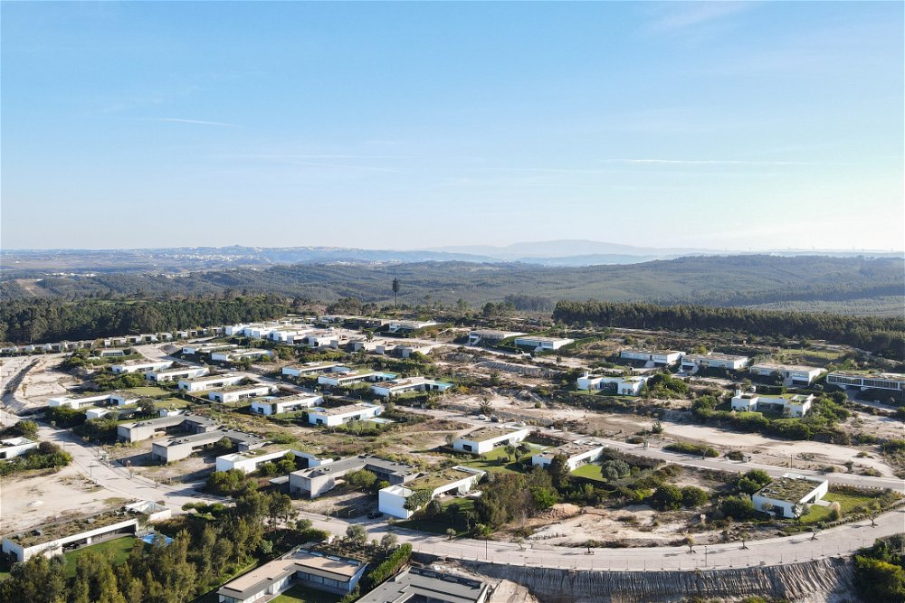 Plot of land for the construction of a 3-bedroom home in a gated community, Óbidos 1025114353
