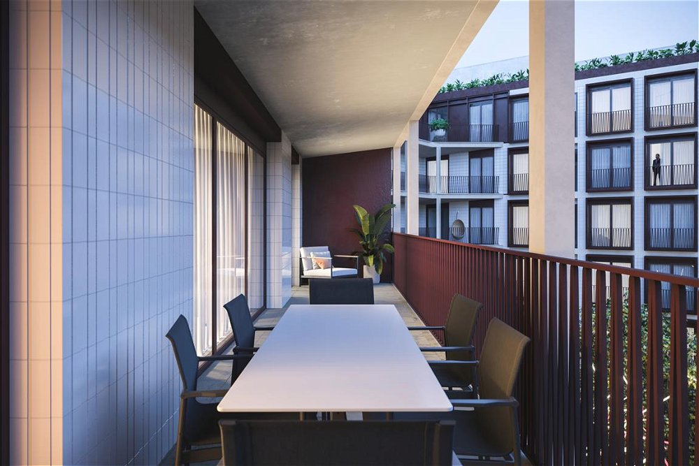 4 bedroom apartment with balcony, Bonjardim, in the center of Porto 3886513149