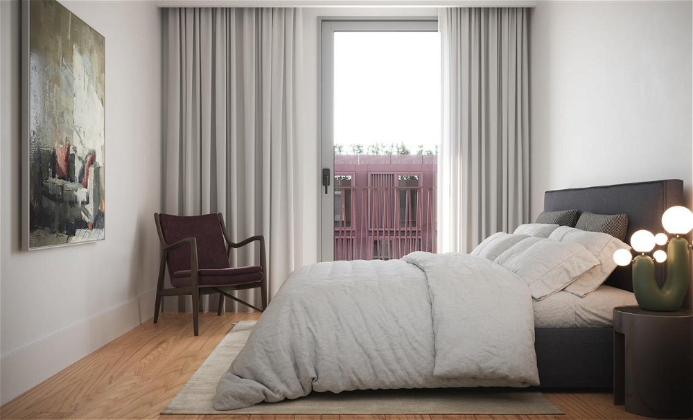 4 bedroom apartment with balcony, Bonjardim, in the center of Porto 3886513149