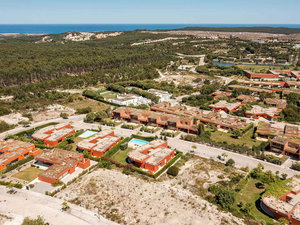 Plot of land with a villa project, in Óbidos 3697538698