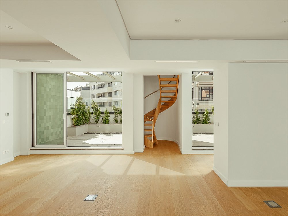 4+1-bedroom duplex apartment, in Avenidas Novas, Lisbon 3344643789