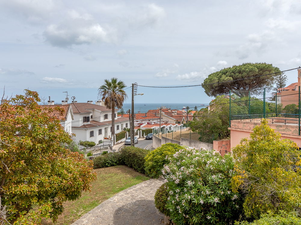 Villa with sea view in Monte Estoril, Cascais 2549164170