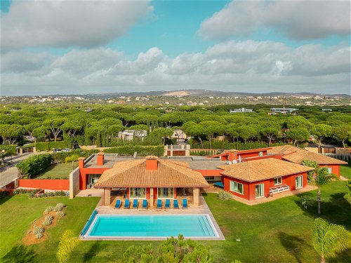 7-bedroom villa with swimming pool in Vilamoura, Algarve 3538977297