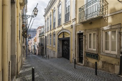 Vacant building, near Avenida da Liberdade, Lisbon 1817739971