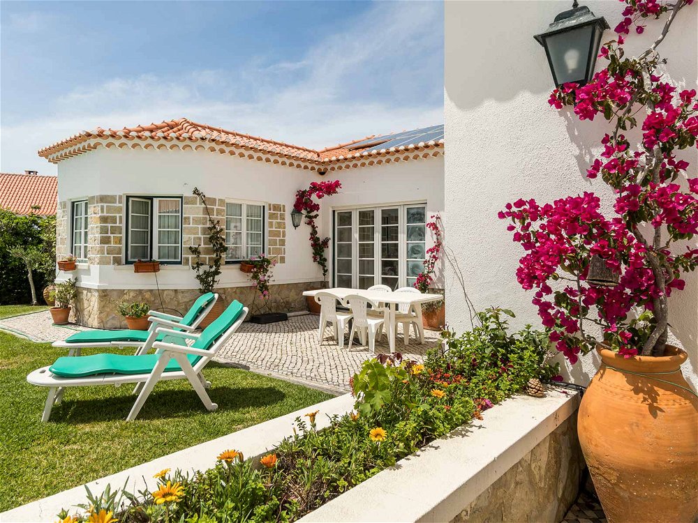 4-bedroom villa in Praia das Maçãs in Colares, Sintra 764889175
