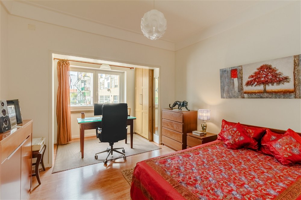 3-bedroom apartment with balcony in Estefânia, Lisbon 4098820562