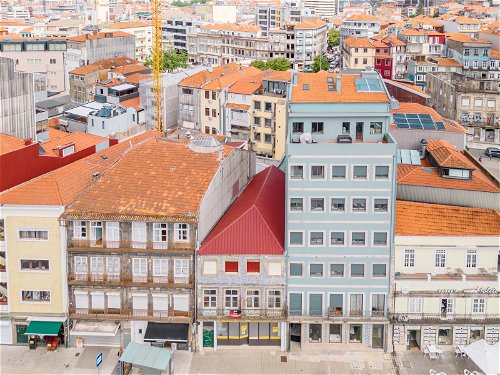 Building for rehabilitation works in Batalha Square, Porto 4137158843