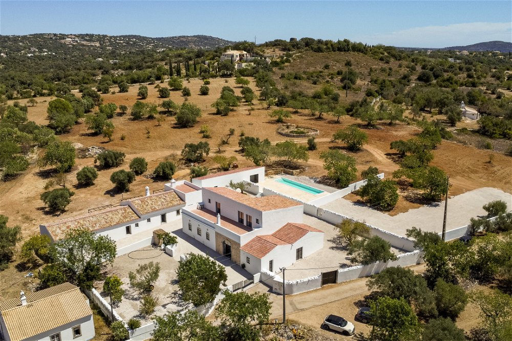 Property in Santa Bárbara de Nexe, Faro, Algarve 2203240975