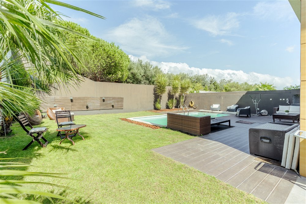 5+2-bedroom villa with a pool in Arneiro, Carcavelos 942646835