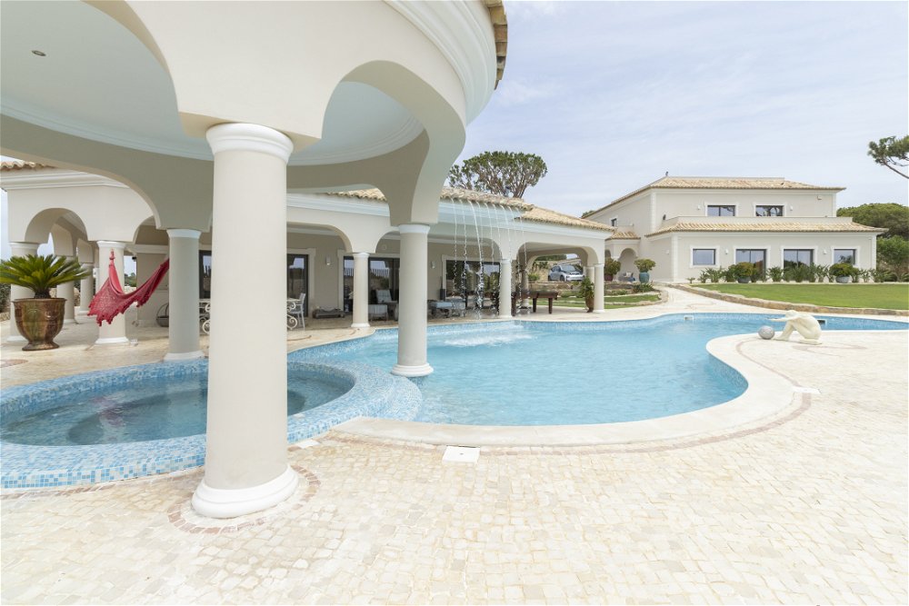 4-bedroom villa, in Al-Sakin, in Quarteira, Algarve 1823307989