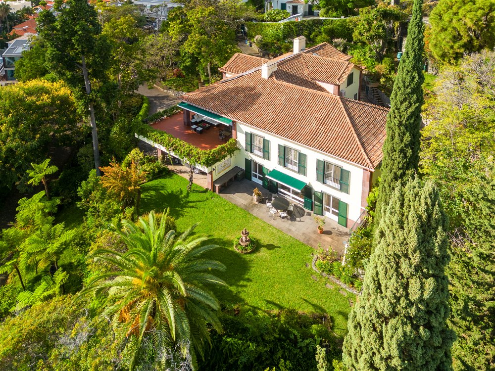 Homestead 6 bedroom villa, with view, in Funchal 3053613058