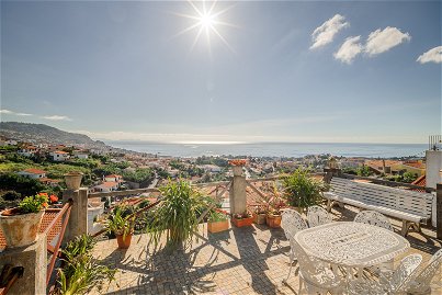 3-bedroom villa, with sea view above Funchal, in Madeira 2259689927