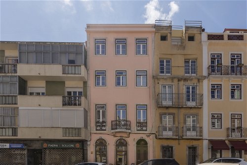 Building, completely renovated, in Anjos, Lisbon 4026717735