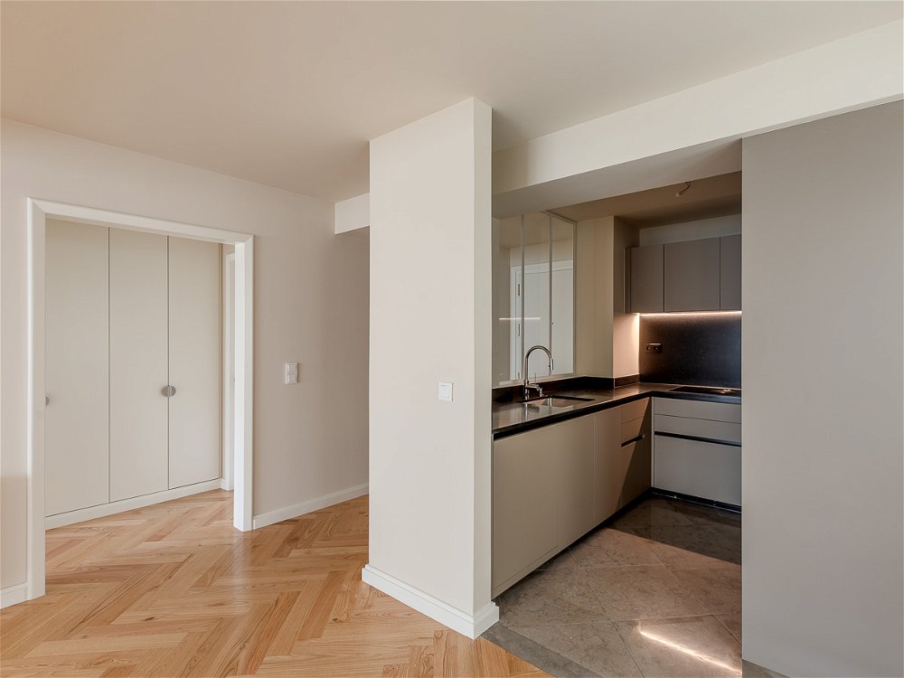 1-bedroom apartment with parking in downtown Porto 2160982619