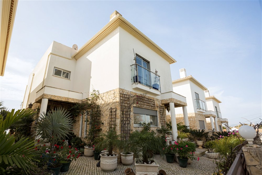 4 bedroom villa, with sea views, in Albufeira, Algarve 2833747585