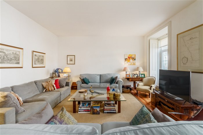 3-bedroom apartment with terrace, in Bairro Alto, Lisbon 1030740251