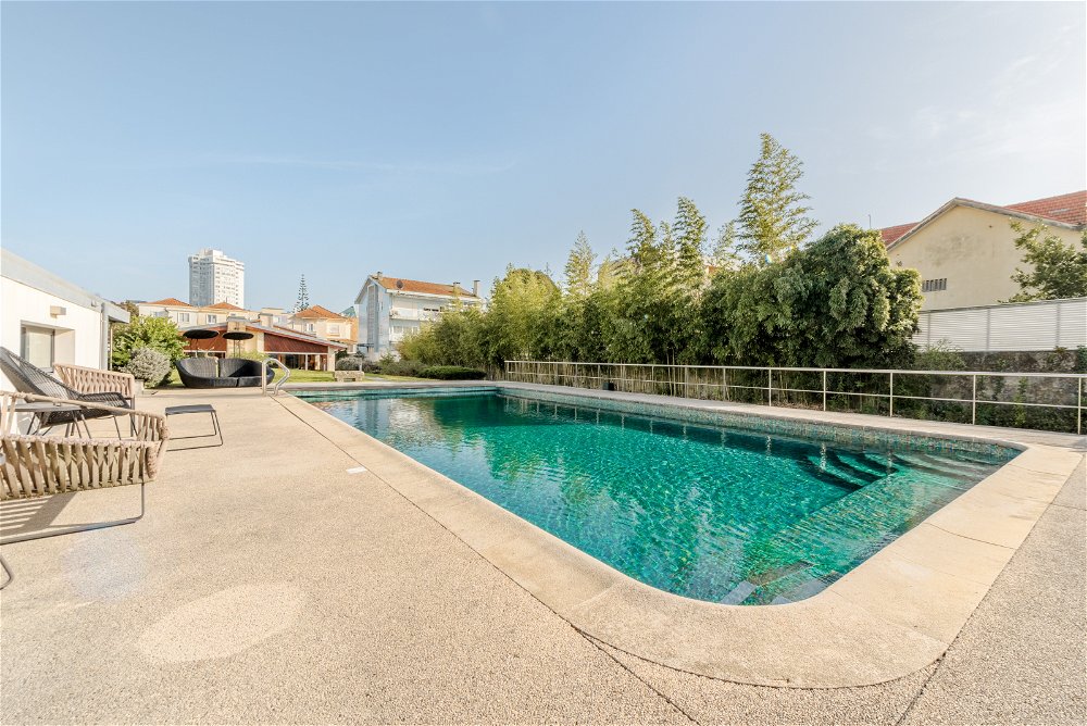 4 bedroom villa, with swimming pool in Porto. 2079173336