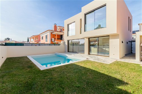 3+1 bedroom villa with pool in Aldeia de Juzo in Cascais 2432668349