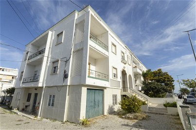 Building with three apartments and garage, Faro, Algarve 2322467742