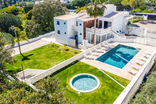6-bedroom villa, with garage and swimming pools, in Algarve 357056085