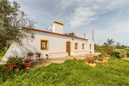 Plot with a 2-bedroom villa, in Santiago do Cacém 4141413484