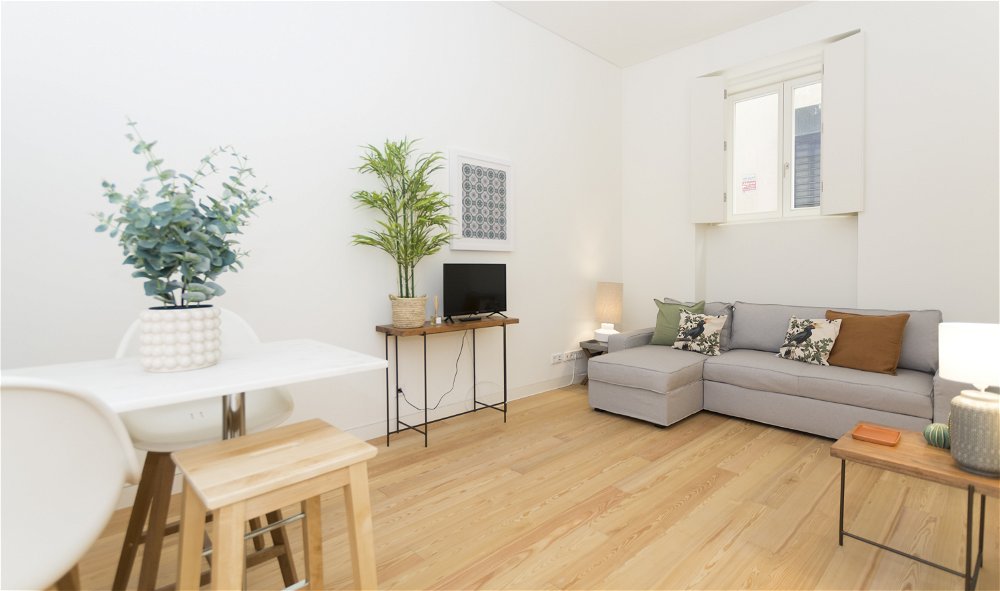 Furnished 1 bedroom apartment, next to Chiado in Lisbon 2393371069