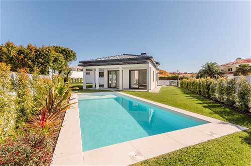 Single-storey 4-bedroom villa with pool in Beloura, Sintra 2115552330