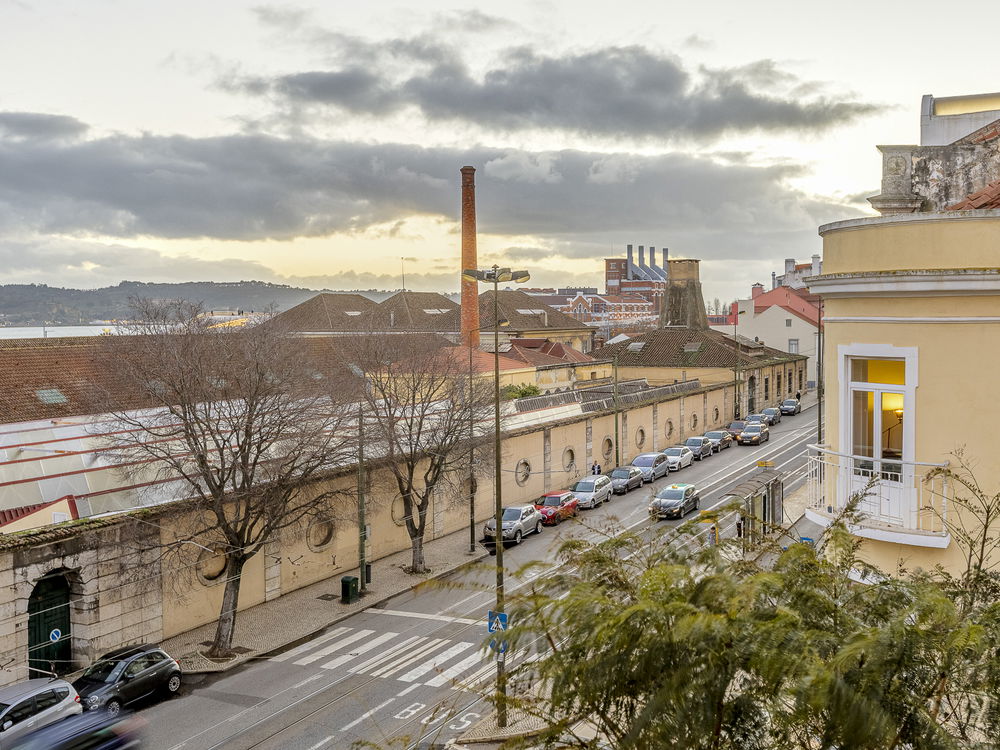 4-bedroom apartment with parking in Alcantara, Lisbon 3290277007