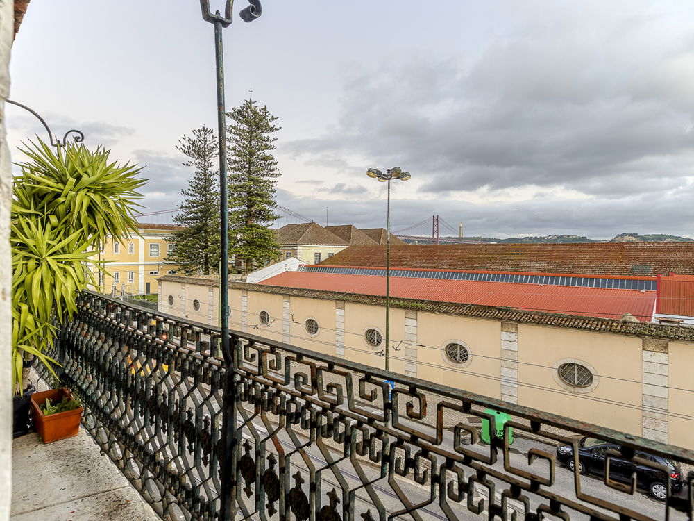 4-bedroom apartment with parking in Alcantara, Lisbon 3290277007