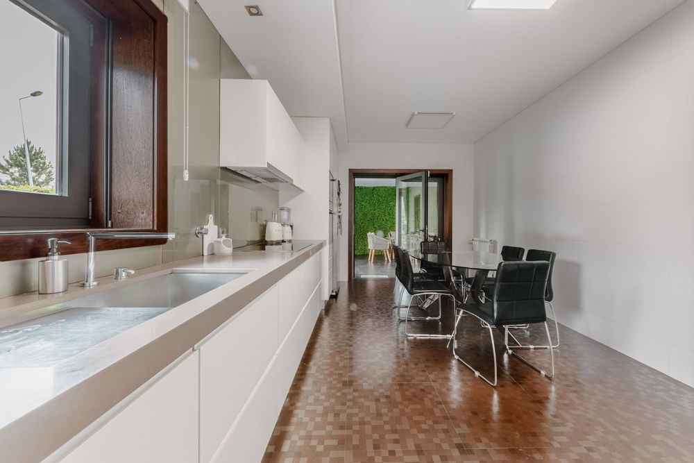 4 bedroom villa with pool and garage in Maia, Porto 4103367393