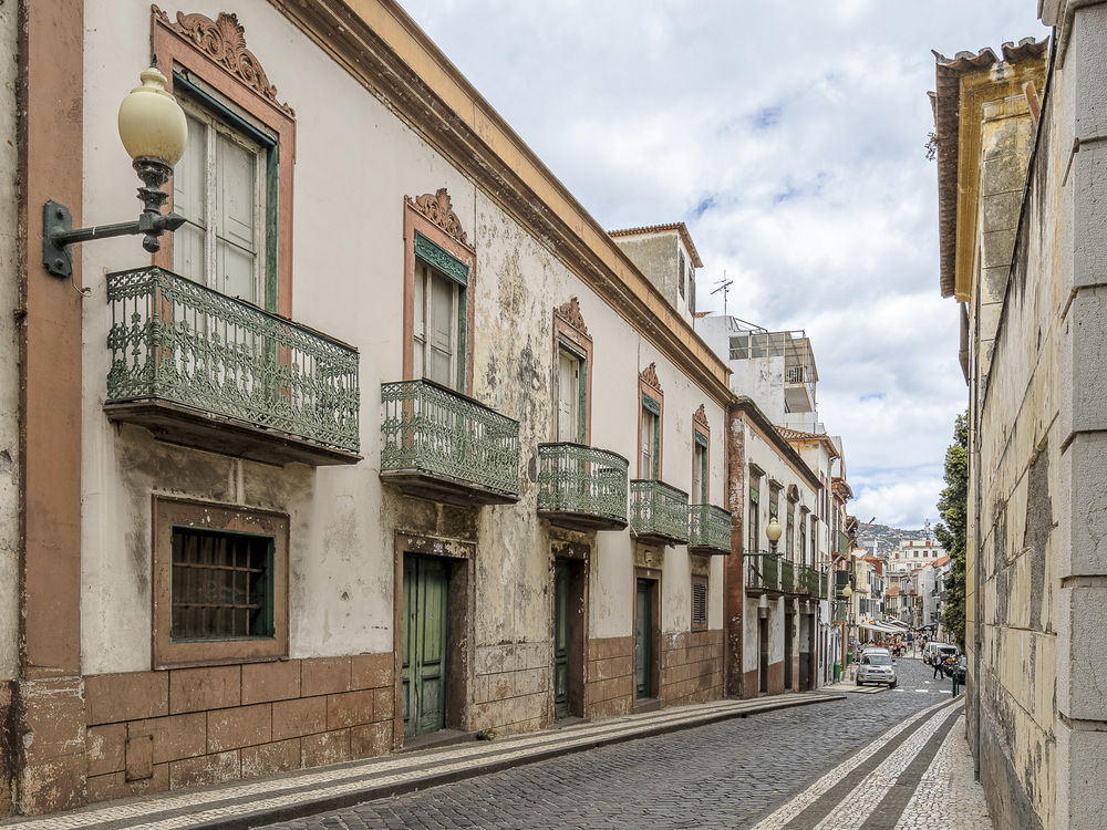 Building, in the historic centre of Funchal, Madeira 19863890