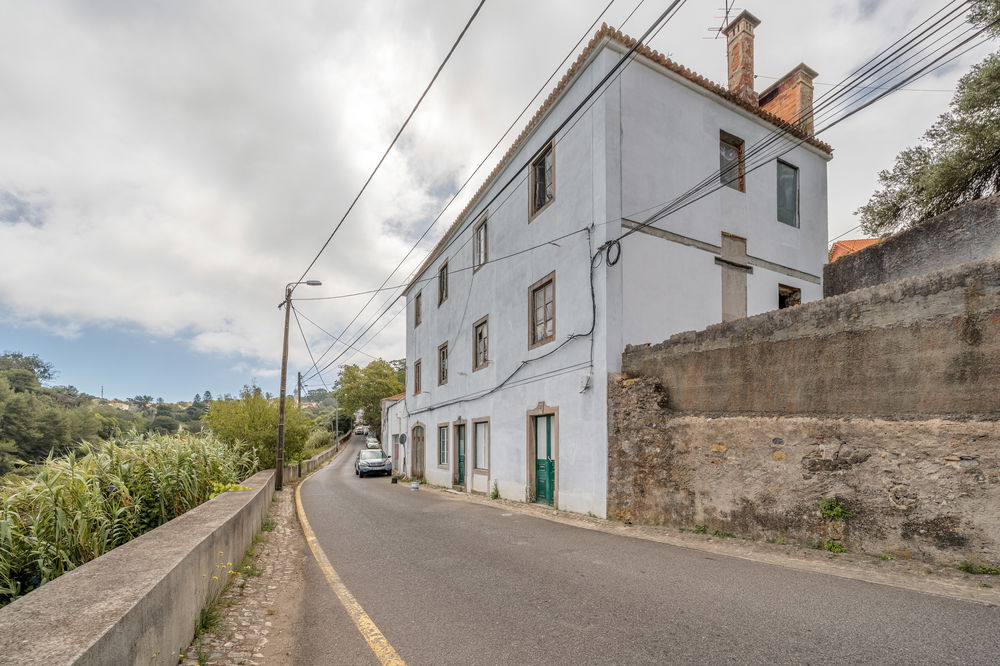 Building in the centre of Sintra 171842331