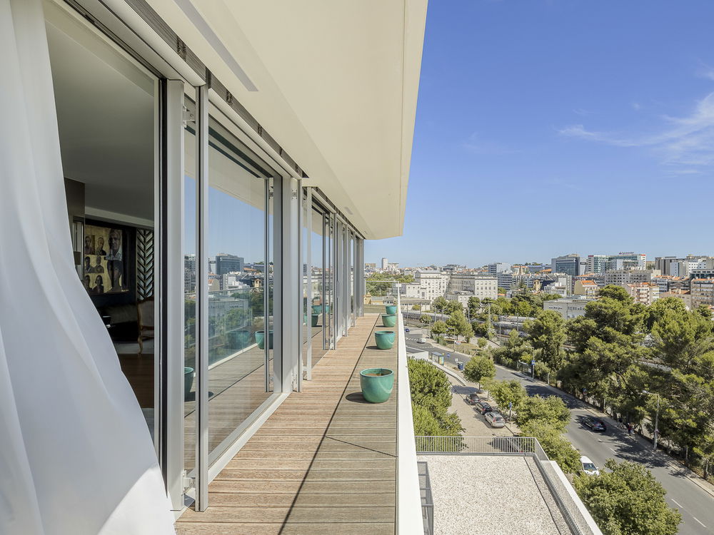 4 bedroom apartment with garage, in Avenidas Novas, Lisbon 2506056339