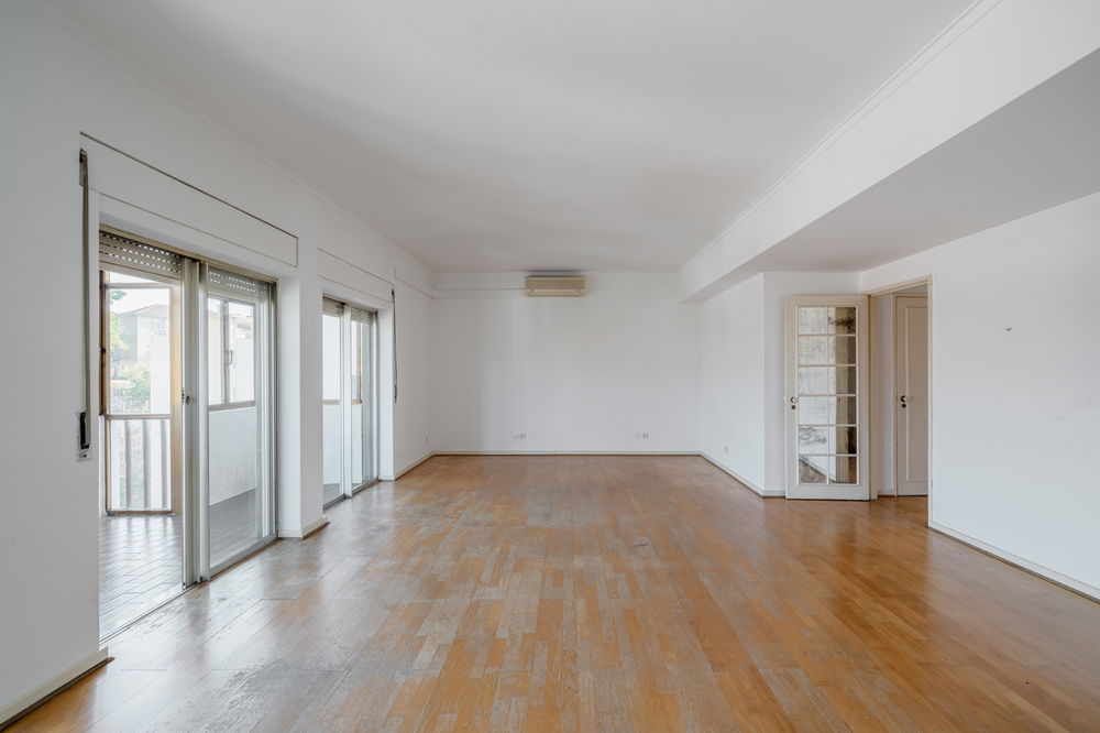 2 bedroom apartment with garage, in Campolide, Lisbon 1668841534