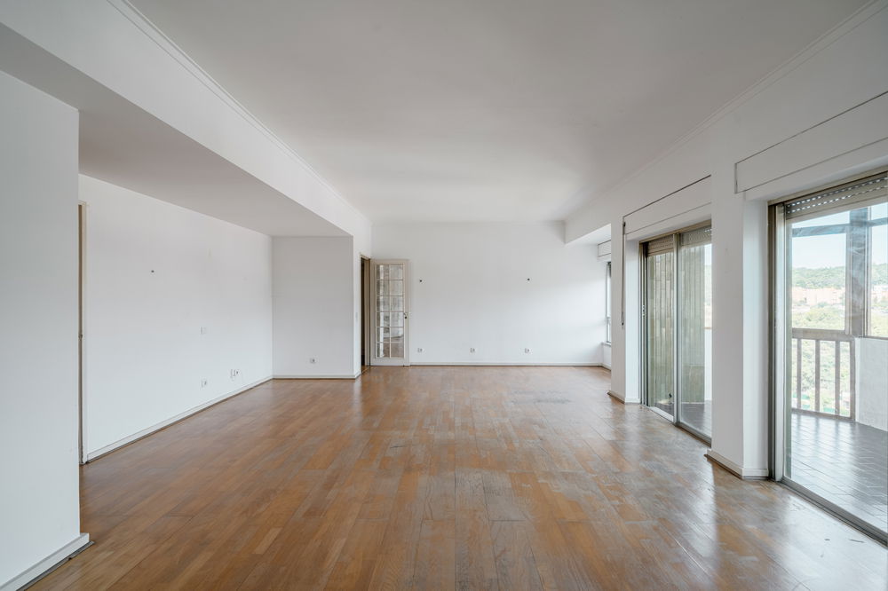 2 bedroom apartment with garage, in Campolide, Lisbon 1668841534