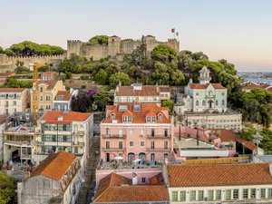 3+2 bedroom apartment with garden, in the heart of Castelo, Lisbon 1479571229