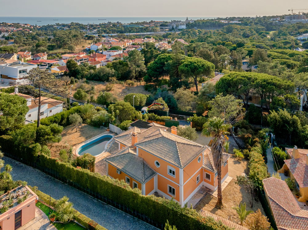 4 bedroom villa, with garden and pool, in Estoril 3687423543