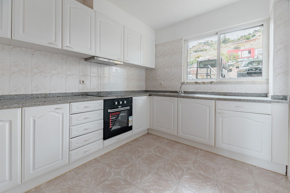 3 bedroom apartment with garage, in Funchal, Madeira 1620620376