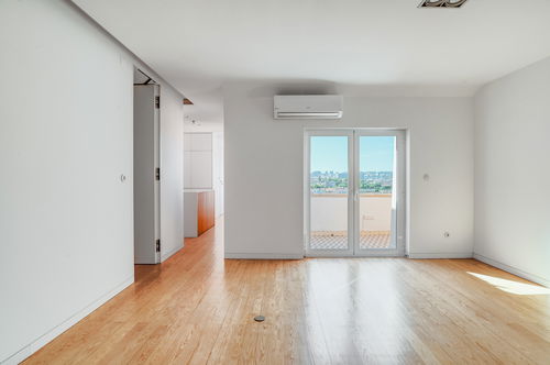 2-bedroom apartment with terrace and city view in Sapadores, Lisbon 1574131738