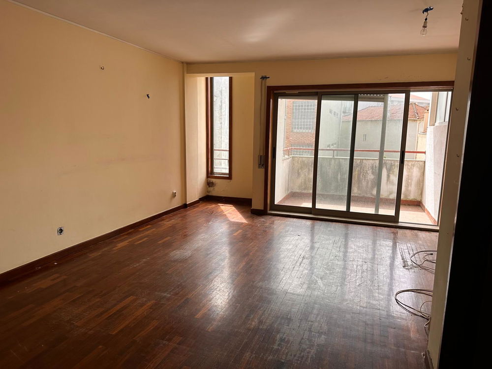 2 bedroom apartment, two fronts and balcony, in Foz, Porto 2571741910