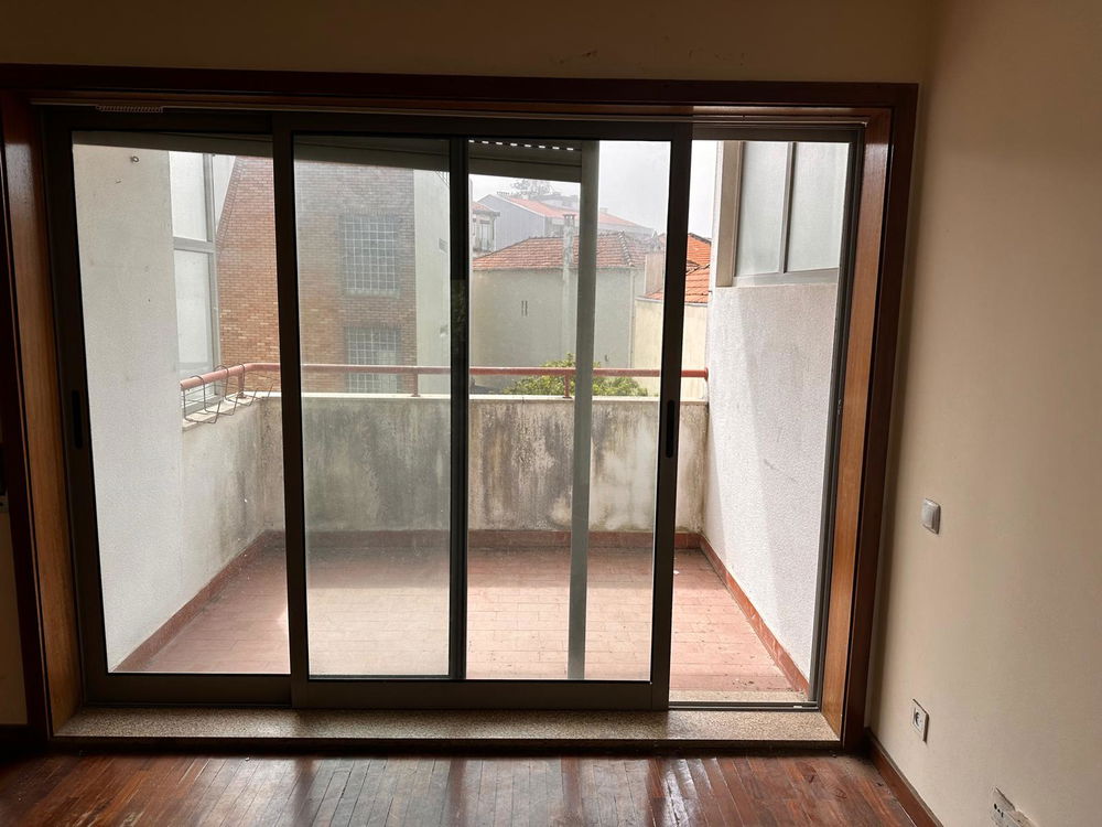 2 bedroom apartment, two fronts and balcony, in Foz, Porto 2571741910