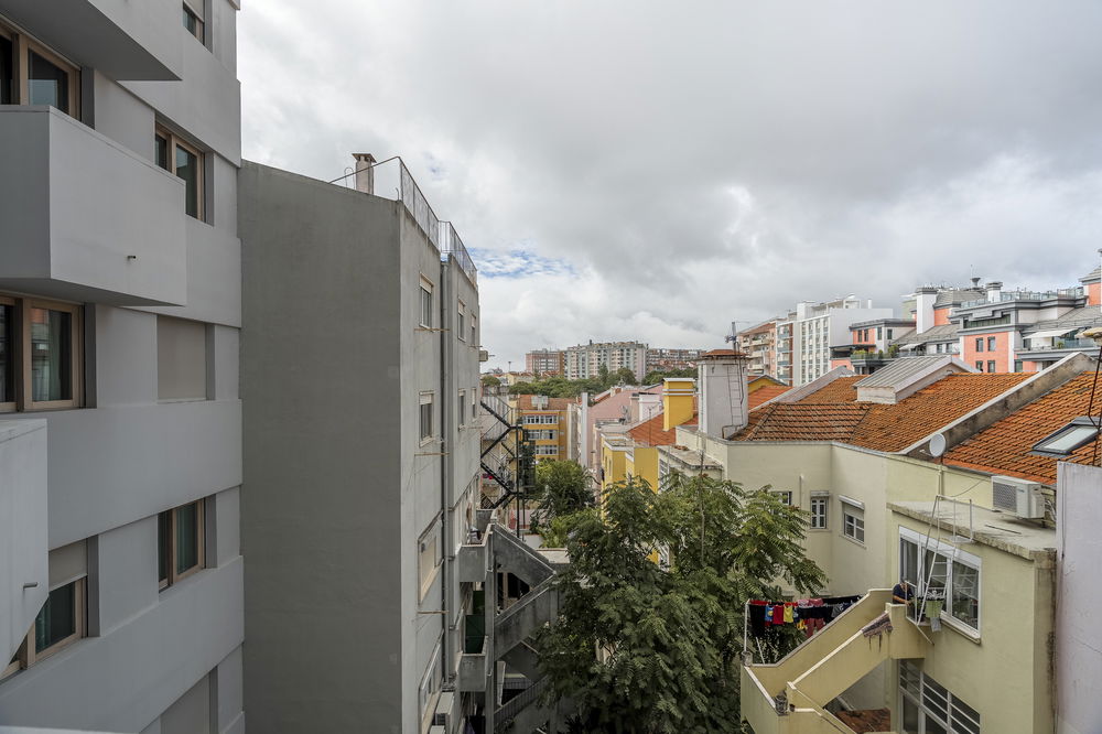 2 bedroom apartment, with balcony and parking, Lisbon 2456912174